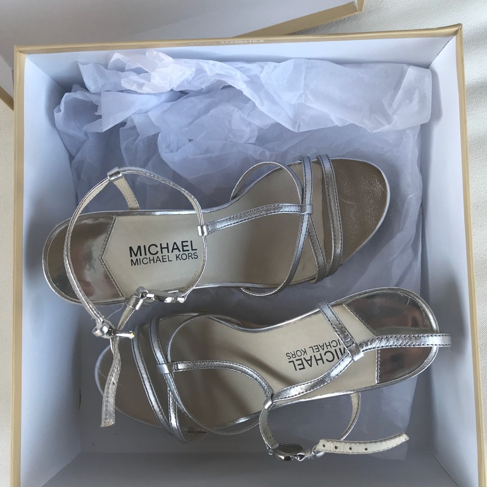 Michael Kors Kami T Strap